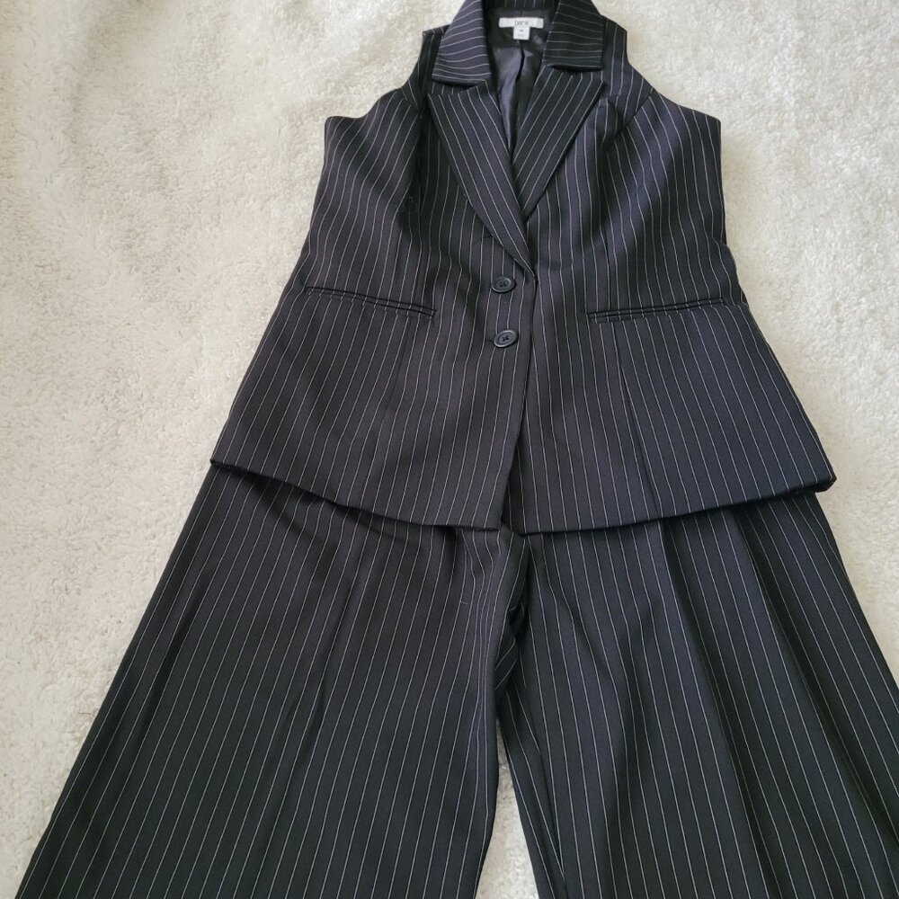 Bar III striped vest petite pantsuit. Pants are size 2P and vest is petite small
